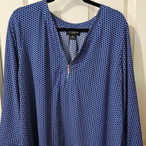 EUC Liz Claiborne Career - V Neck Womens 3/4 Sleeve Top  - Bold Blue Geo